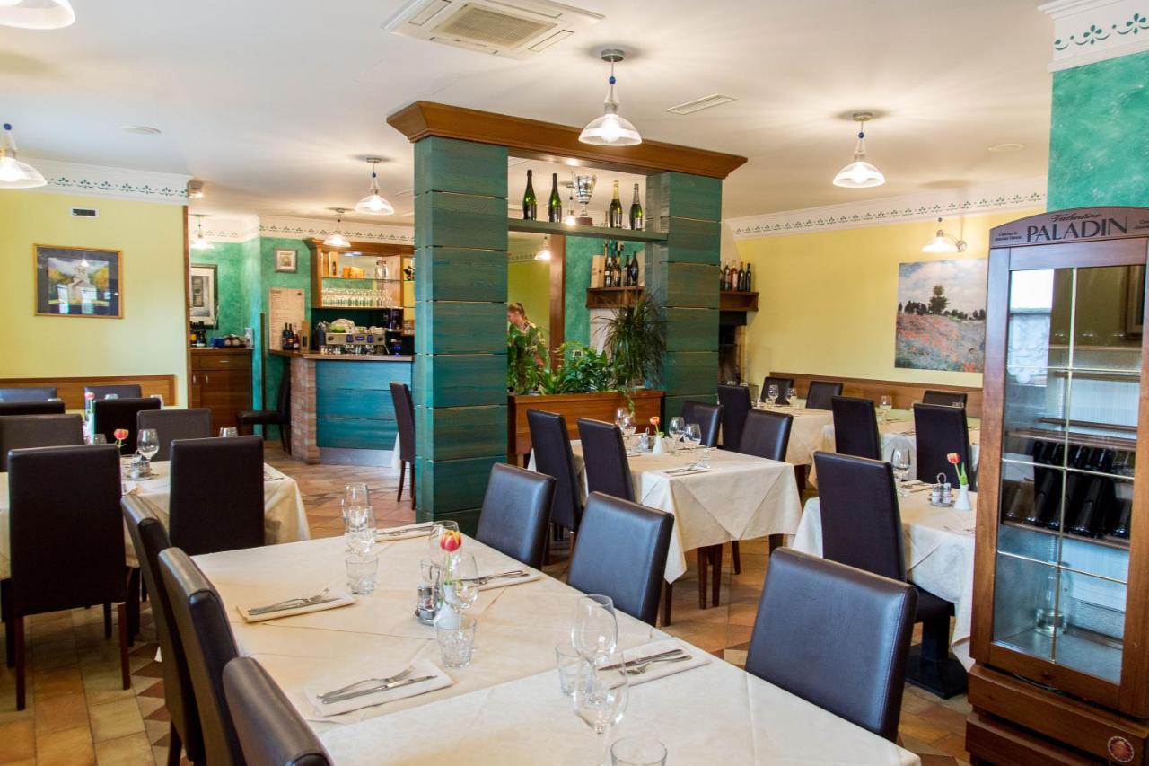 Domacija Pri Damjanu Hotel Kozina Ngoại thất bức ảnh