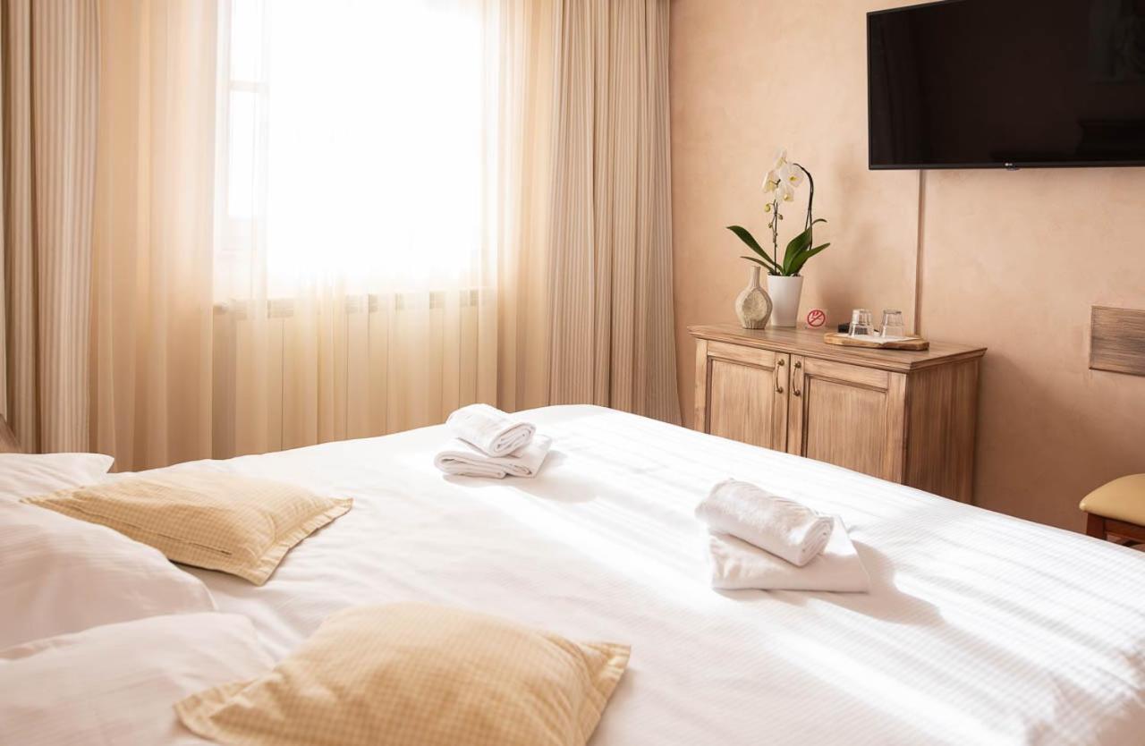 Domacija Pri Damjanu Hotel Kozina Ngoại thất bức ảnh